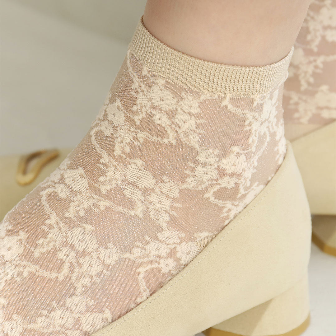 011132691 Fantasy Floral Sheer Ankle Socks