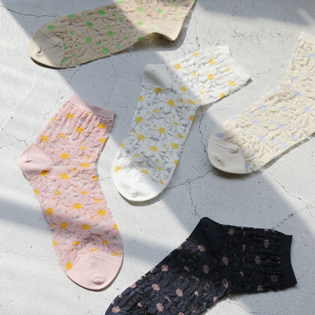 SHEER DAISY ANKLE SOCKS