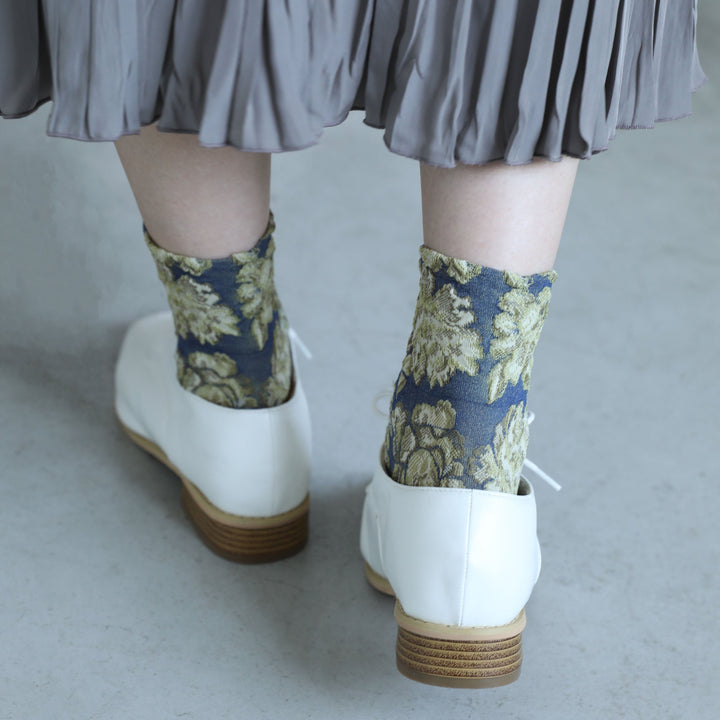 Float Flowers Low Crew Socks Dark Blue