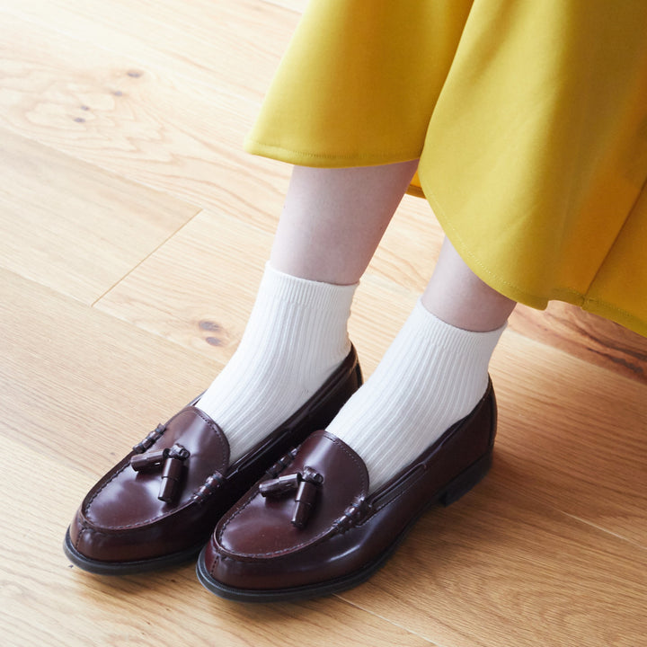 01 White Ribbed Ankle Socks